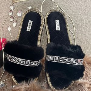 Black with sparkling guess log slippers